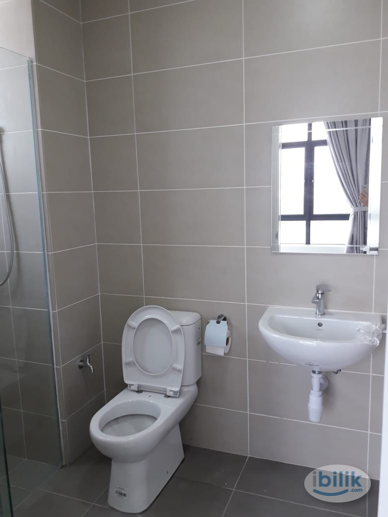Big Middle Room at Fortune Perdana Lakeside, Kepong - Image 4