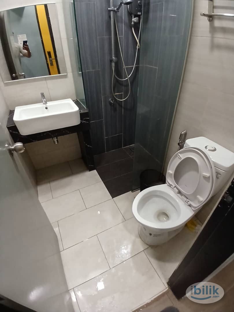 PRIVATE MEDIUM ROOM WITH BATHROOM NEAR TRX , SUNWAY VELOCITY for RENT (Walking distance 10mins Masjid Jamek LRT) - Image 4