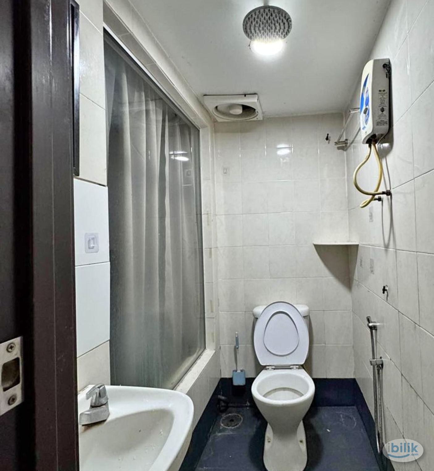 Budget room at Kota Damansara📍 Free High Speed Wifi🌐 Move-in Immediately💥 - Image 4