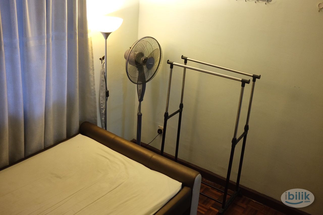 Middle Room at Pantai Hillpark 5, Bangsar South - Image 2