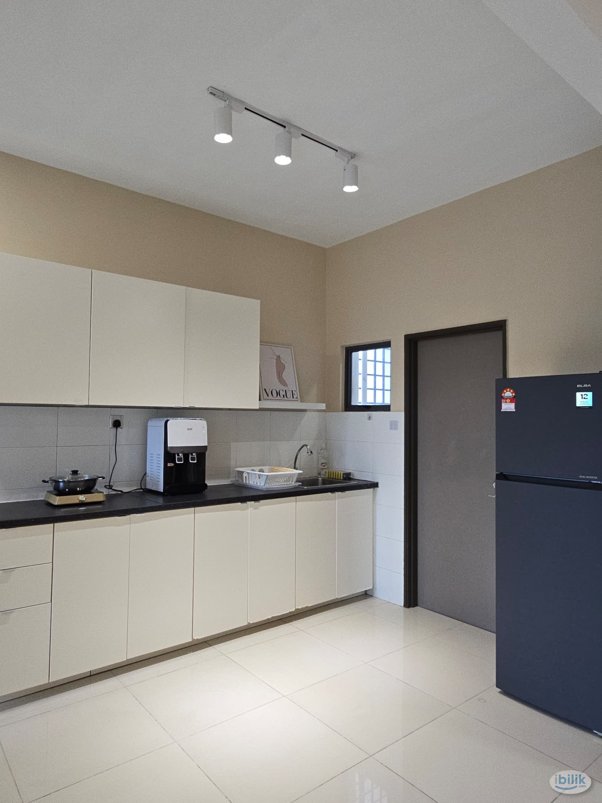[Female Unit] Twin Room with KLCC views (1 station away to Maluri MRT) - Image 5
