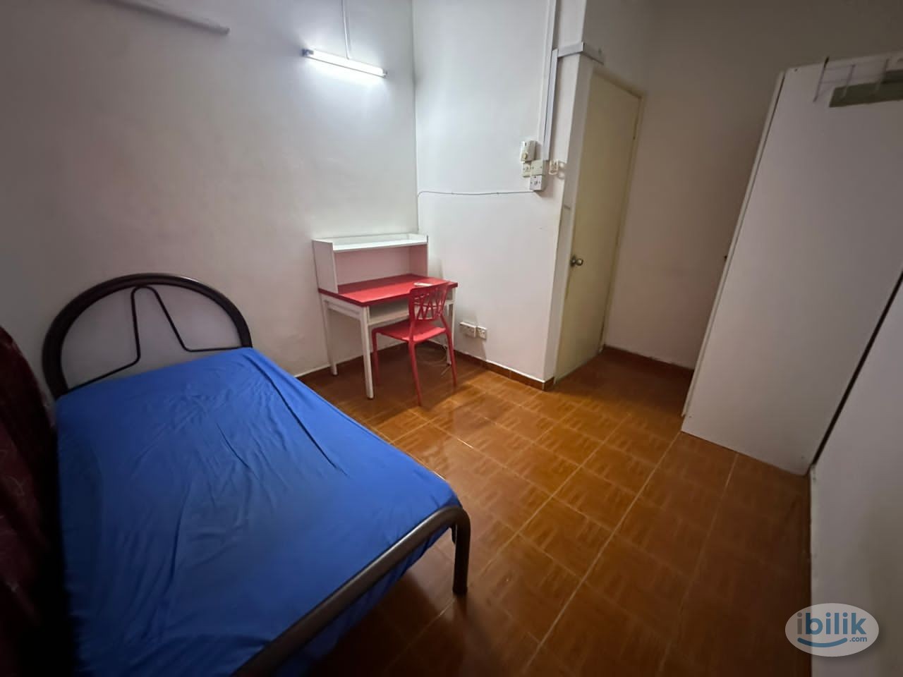 MEDIUM ROOM TO LET SS15, MALE UNIT - Image 1