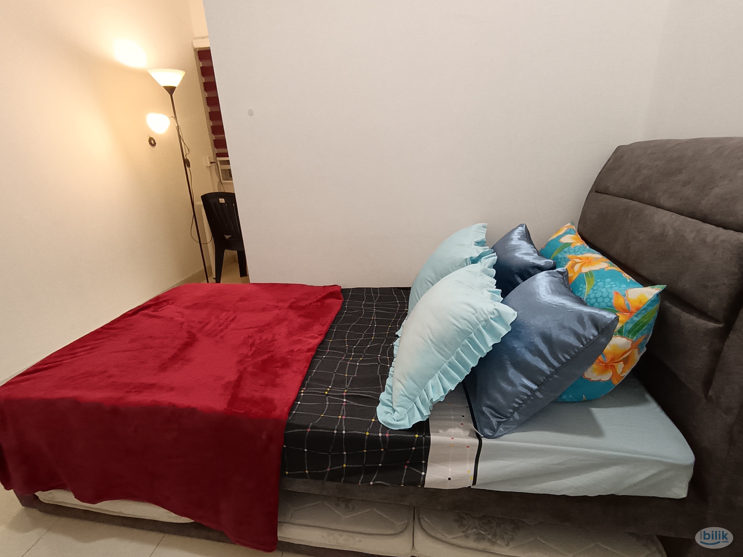 RAWANG town centre KWSP single room 2 lifts 2 bathrooms kitchen laundry parking guarded gated - Image 1