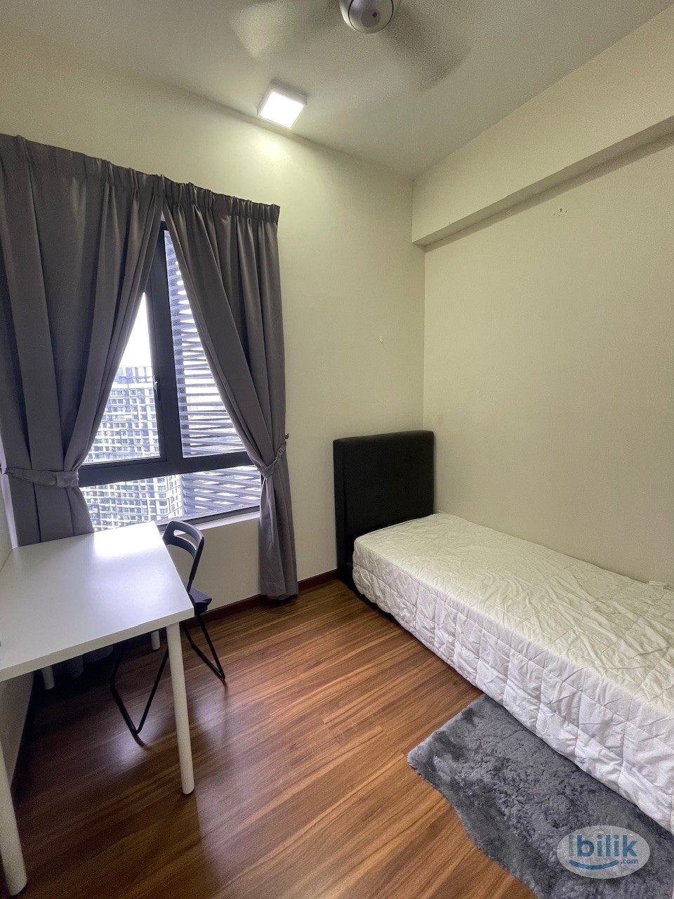 Middle Room_Chinese Housemate_Weekly Housekeeping - Image 1