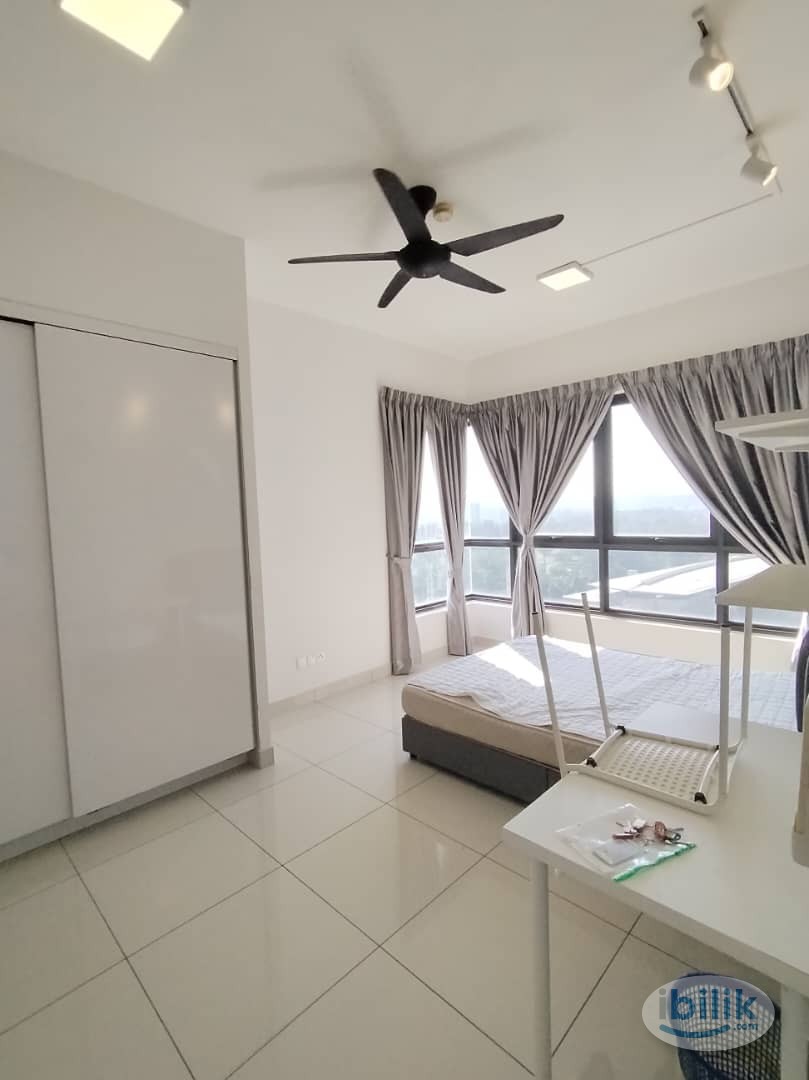 Master Room (No Aircond) at D'Sara Sentral - Serviced Apartment, Shah Alam (No Aircond) - Image 3