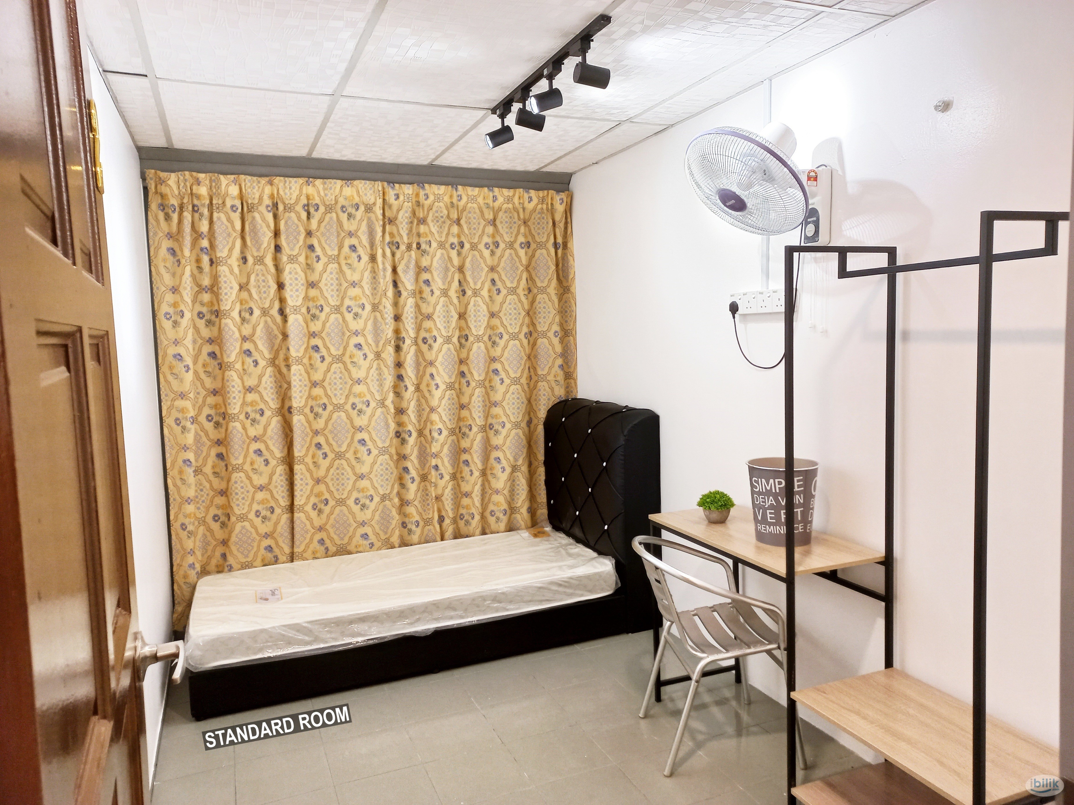 Quality Standard Room @Near Hospital Banting - Image 2