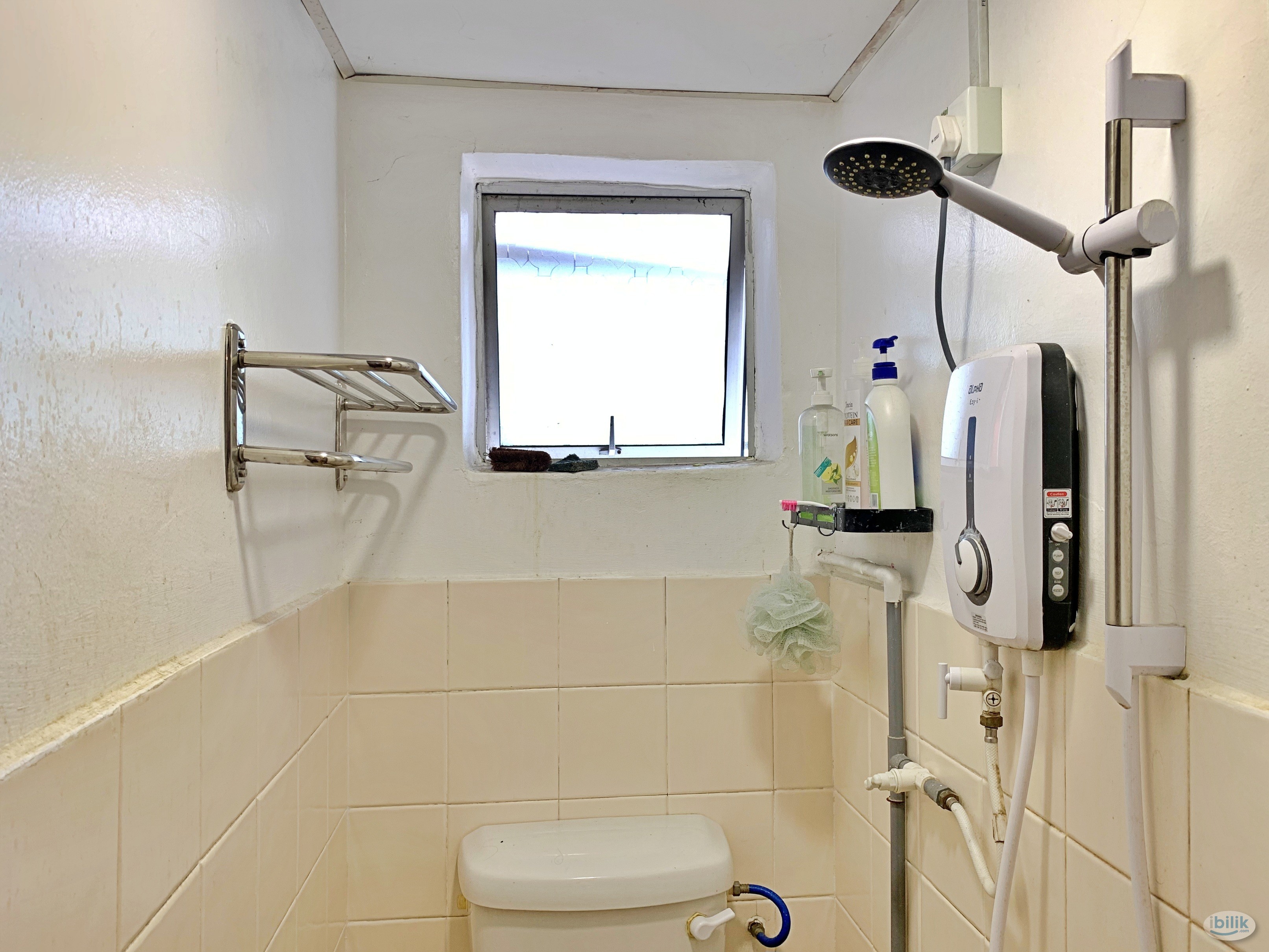 Quality Standard Room @Near Hospital Banting - Image 4