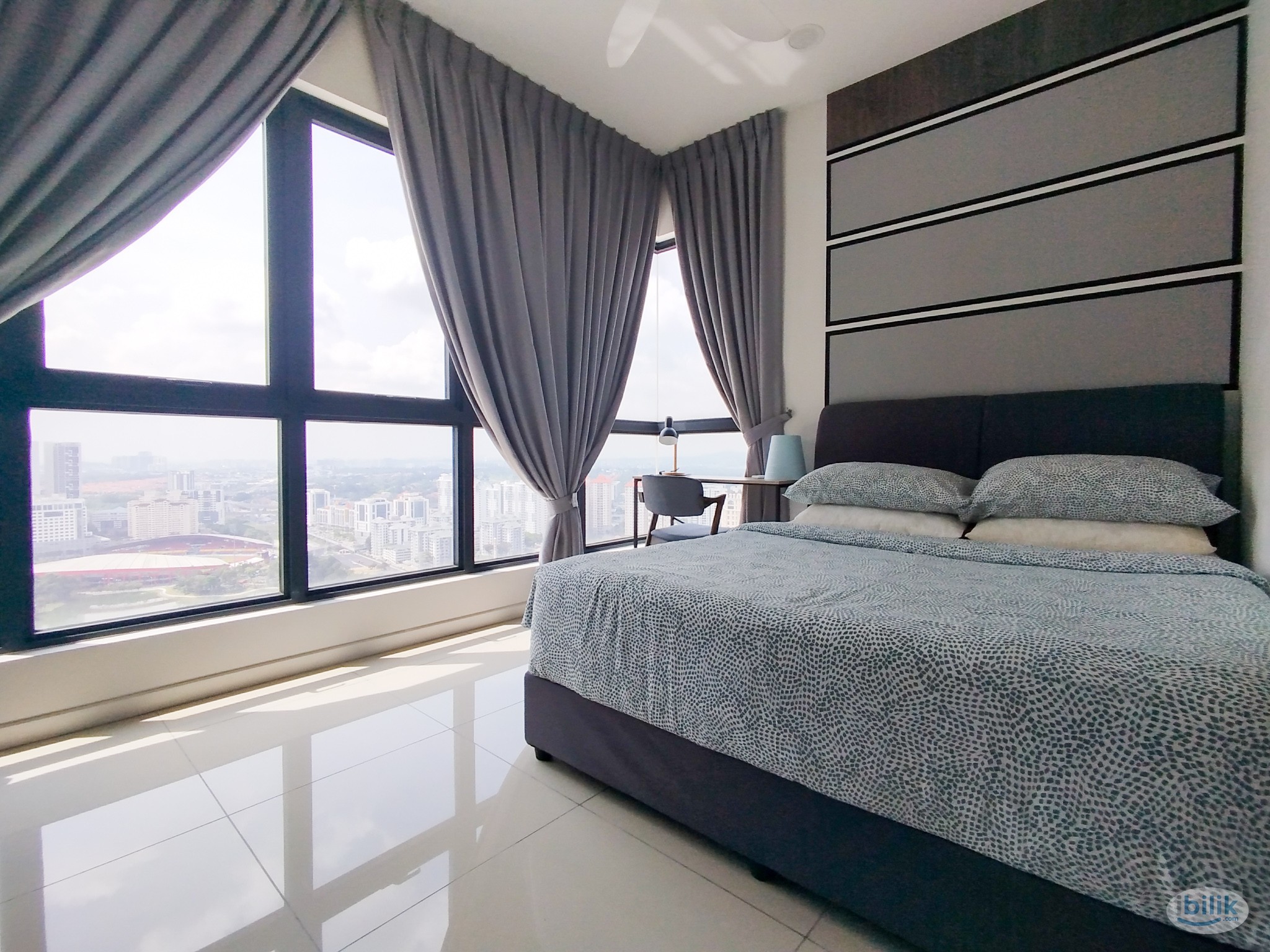 All Male (Medium Room) WIFI AirCond Near MRT BUS at Highpark Suites Kelana Jaya Petaling Jaya Glenmarie Paradigm Mall Ta - Image 1
