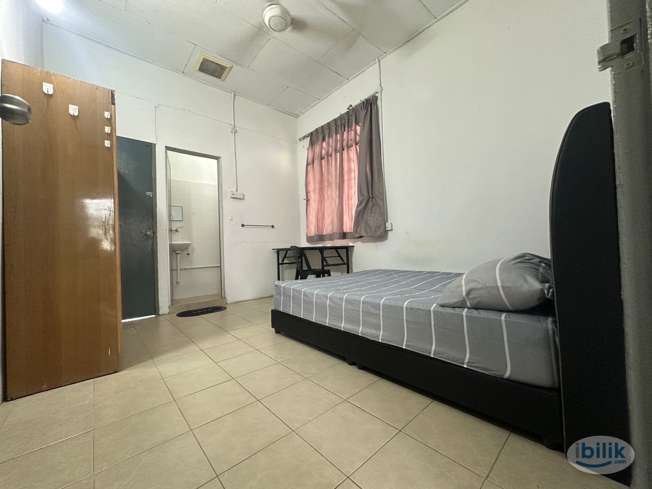 Clean Middle Room at Taman Chai Leng, Seberang Jaya - Image 1