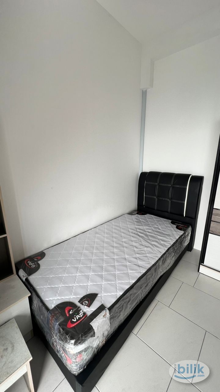 Astetica Residence @ Seri Kembangan ( BALCONY ROOM ) FEMALE MUSLIM UNIT - Image 1