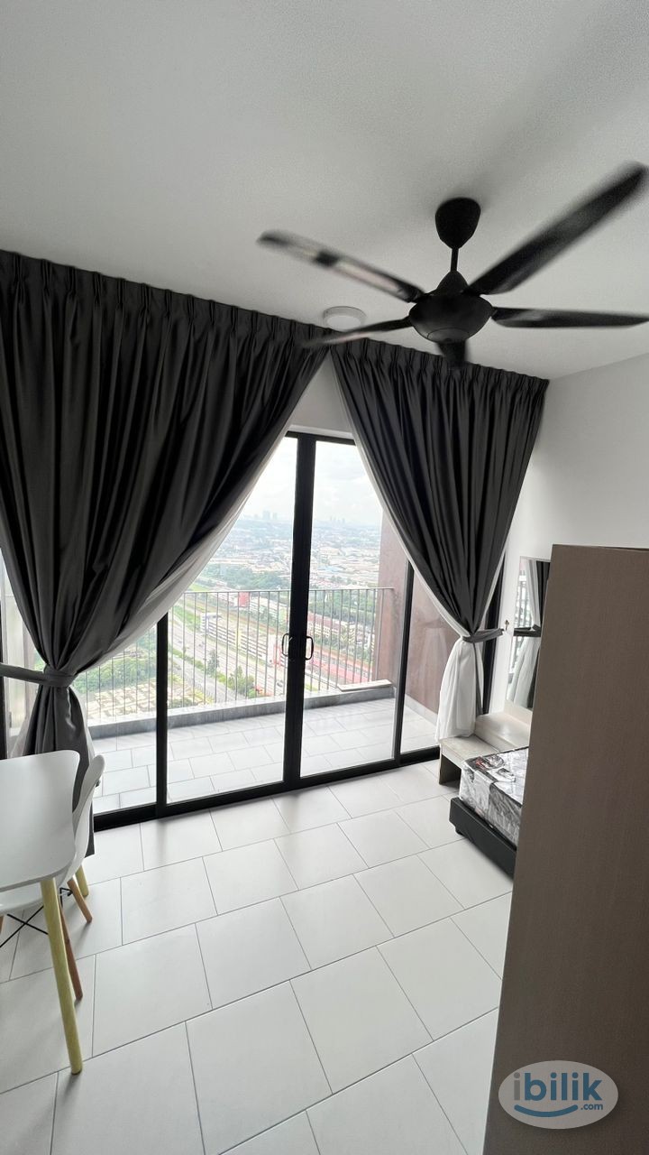 Astetica Residence @ Seri Kembangan ( BALCONY ROOM ) FEMALE MUSLIM UNIT - Image 2