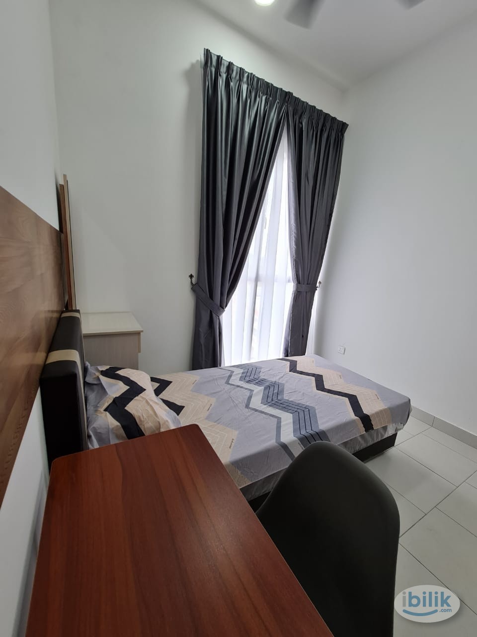 MEDIUM ROOM (SINGLE BED) -- SERI KEMBANGAN - Image 2