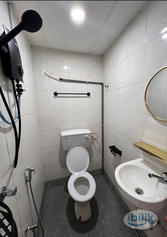Couple Bathroom @Coliving Unit for RENT @KL SENTRAL / BRICKFIELD / Nu SENTRAL - Image 4