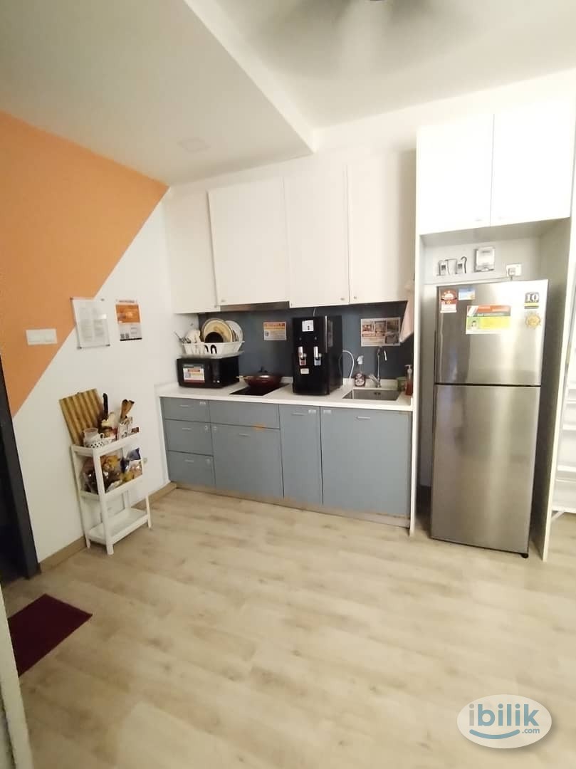 Middle Balcony Room (Female unit) at Emporis, Kota Damansara - Image 3
