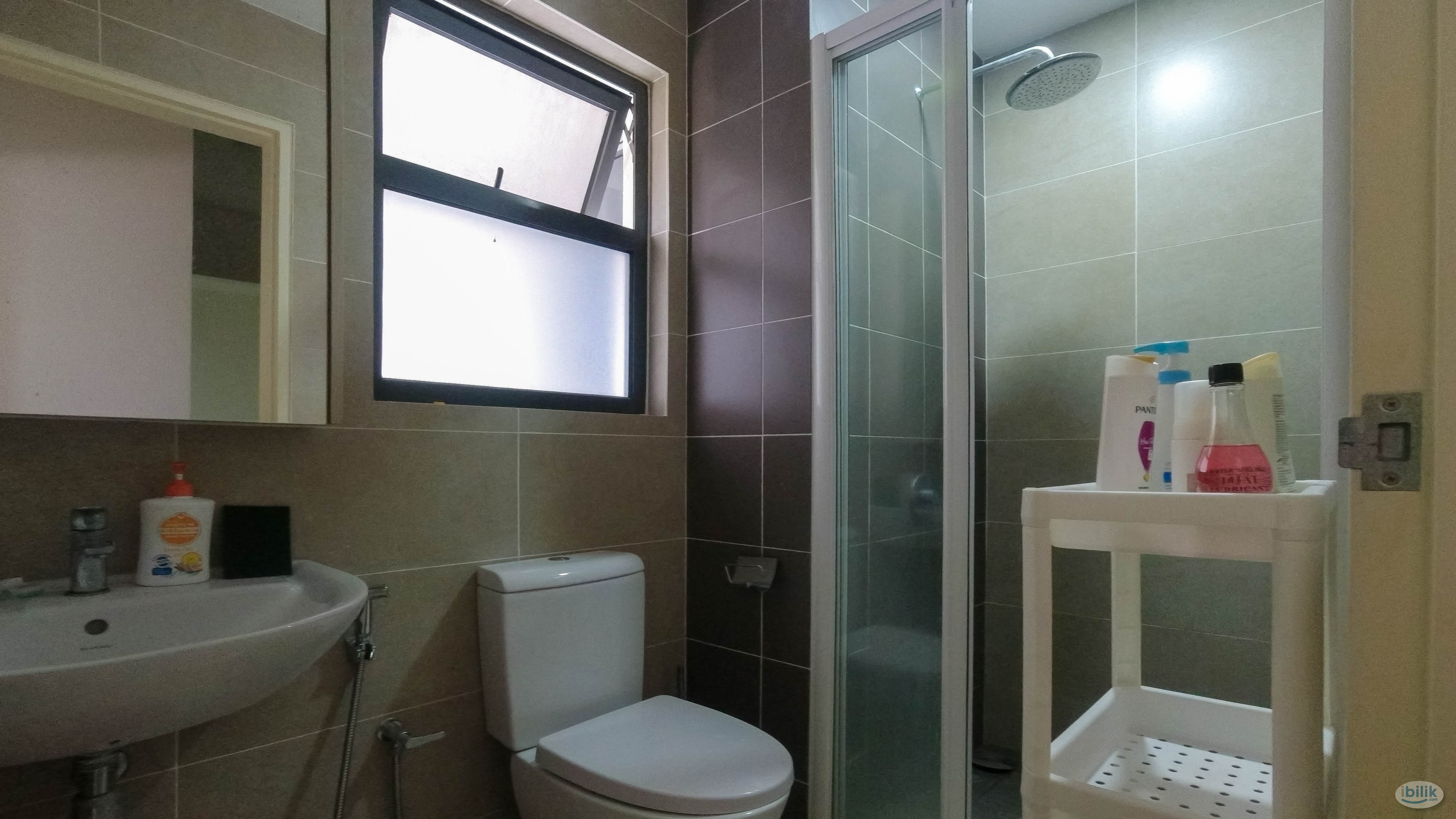 Single Room at Lakeville Residence, Jalan Ipoh - Image 4