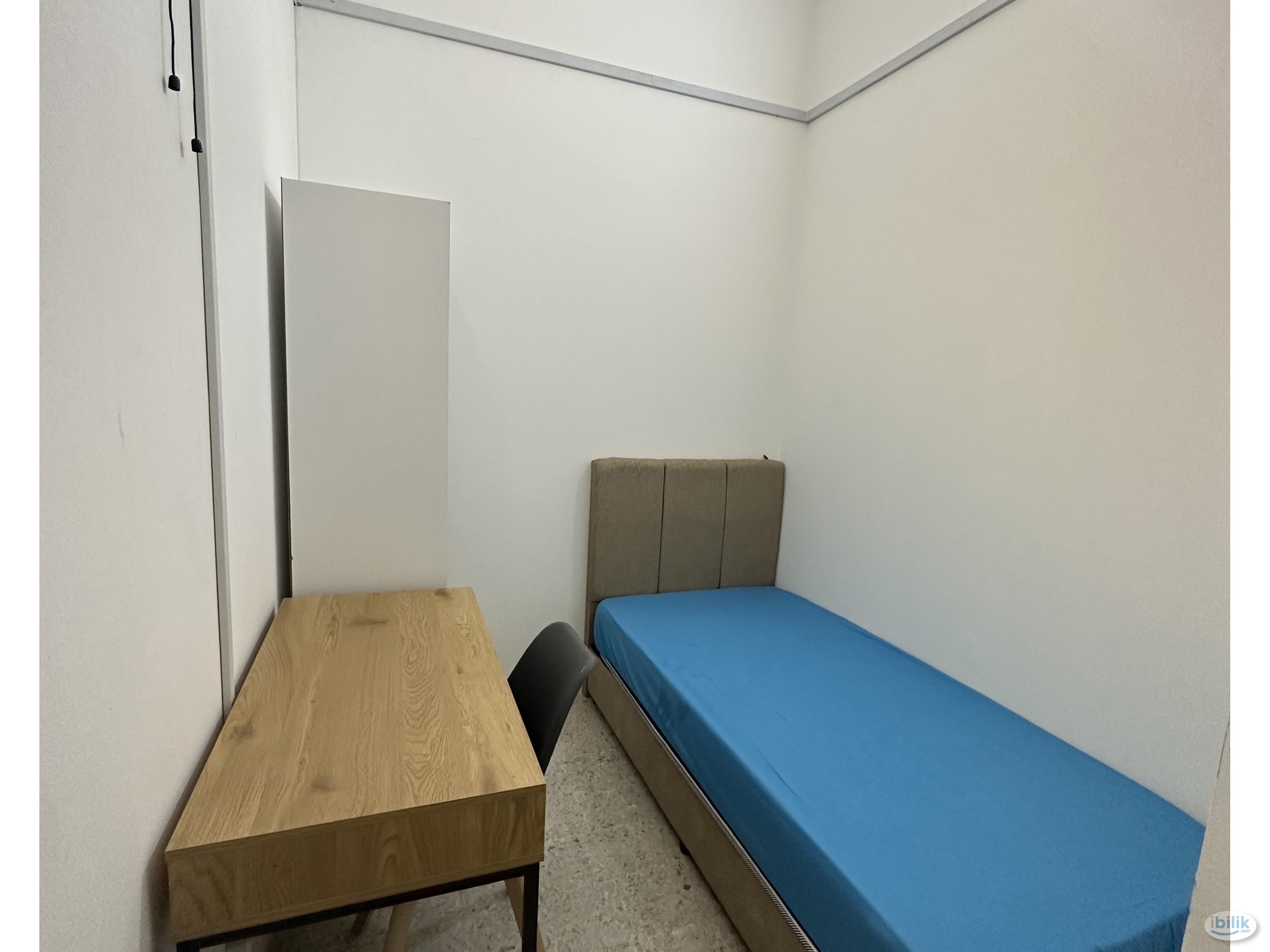 Walking Distance to INTI College & LRT Station. Middle Room Rent in SS15, Subang Jaya - Image 1