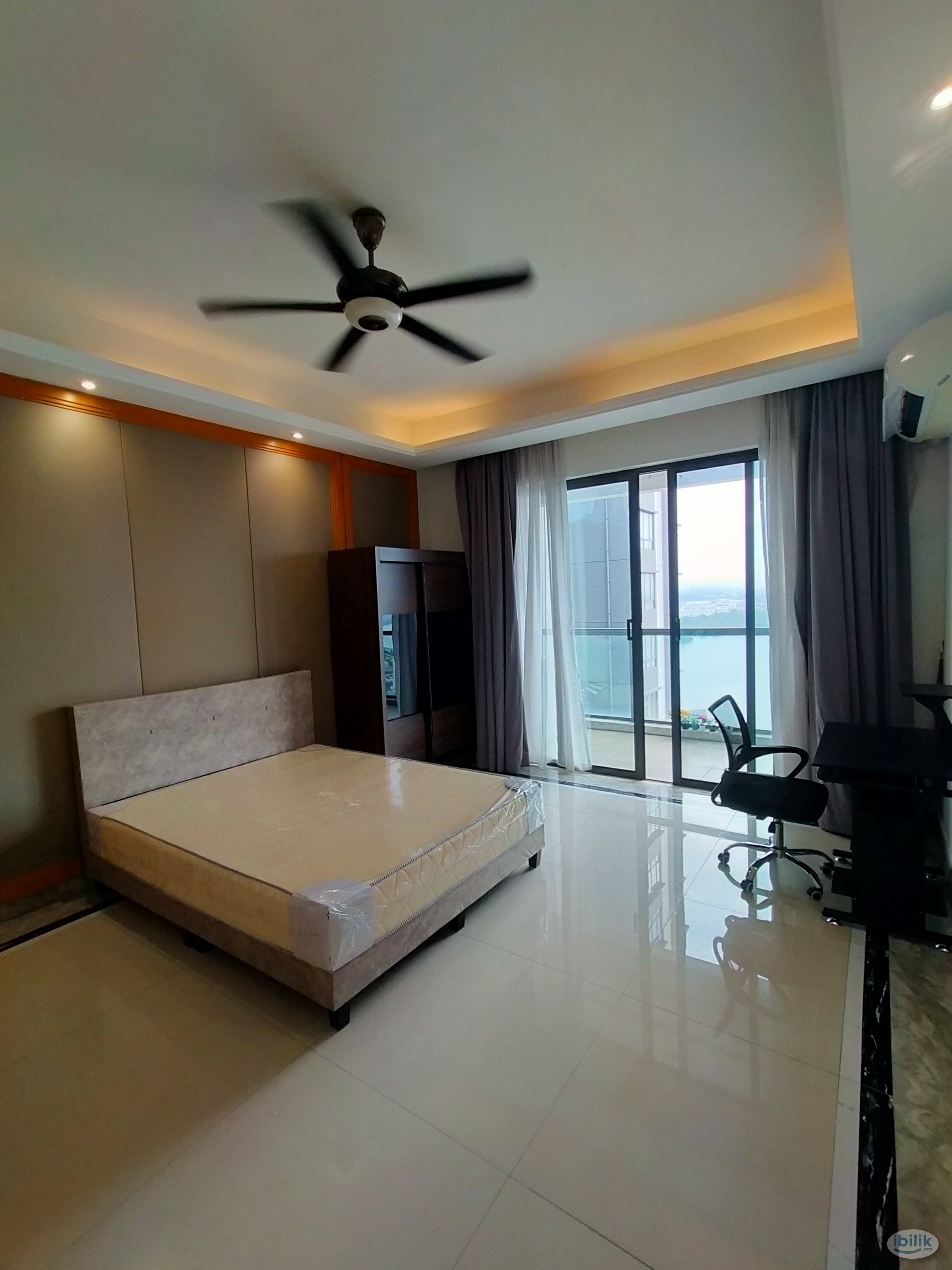 Big room with balcony at R&F Princess Cove (5 mins walk to CIQ) - Image 1