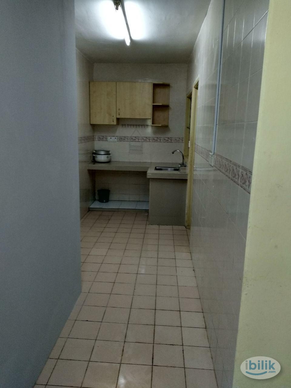 [Immediate Entry]: Middle Room Flora Damansara, Free wifi, water, eletric bill - Image 3