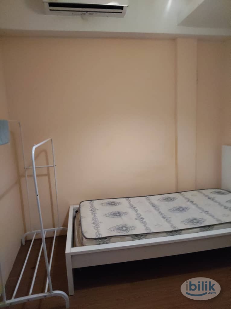 ss15 room with air con from rm550 ,5 mins walk to lrt station,welcome intern student,allow zero deposit or low deposit p - Image 1