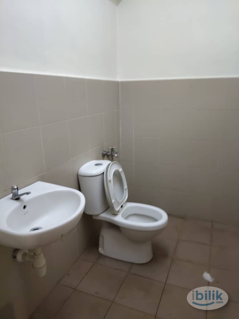 ss15 room with air con from rm550 ,5 mins walk to lrt station,welcome intern student,allow zero deposit or low deposit p - Image 5