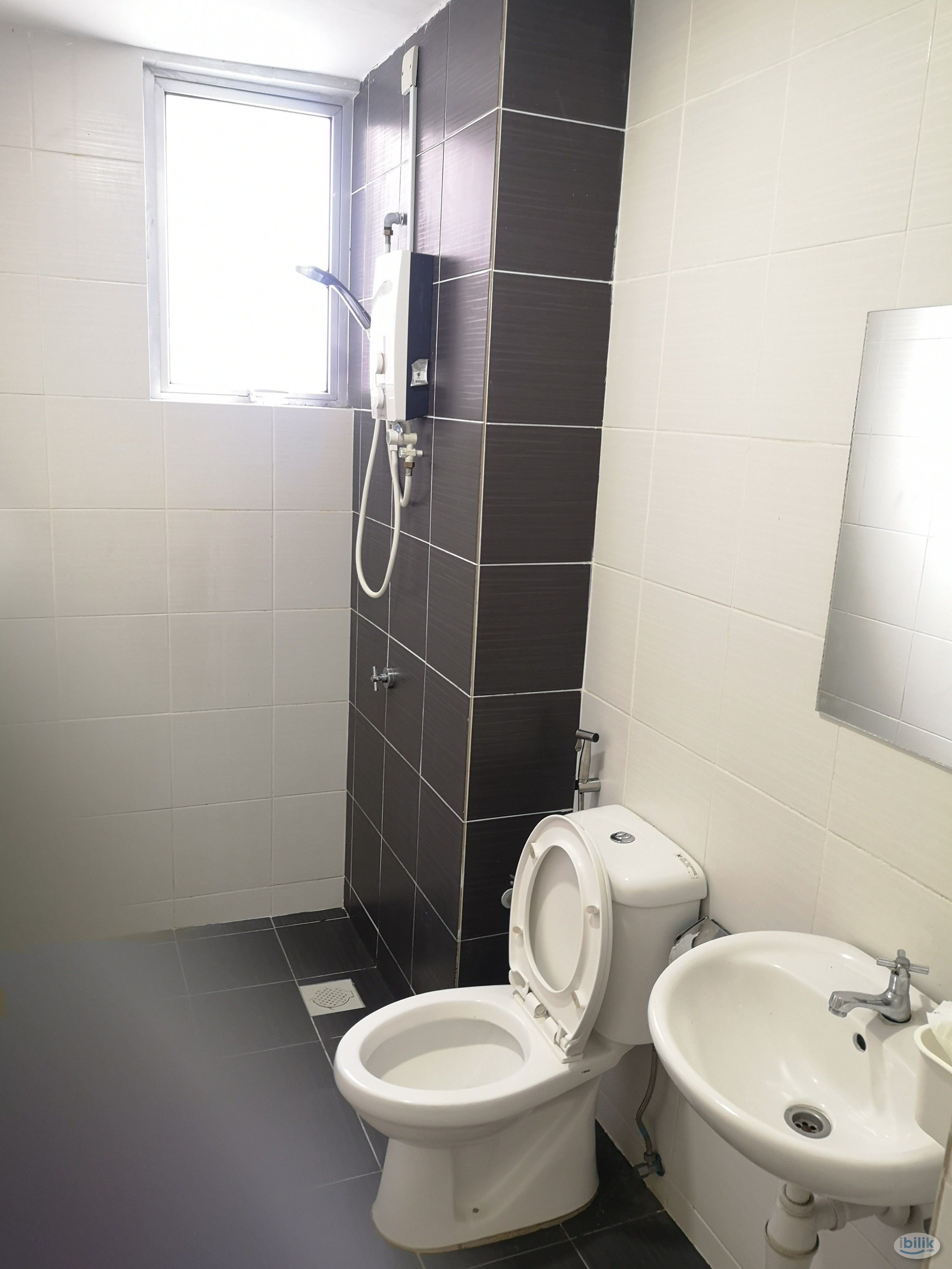 Fully furnished Single Room at Maxim Residences, Cheras - Image 3