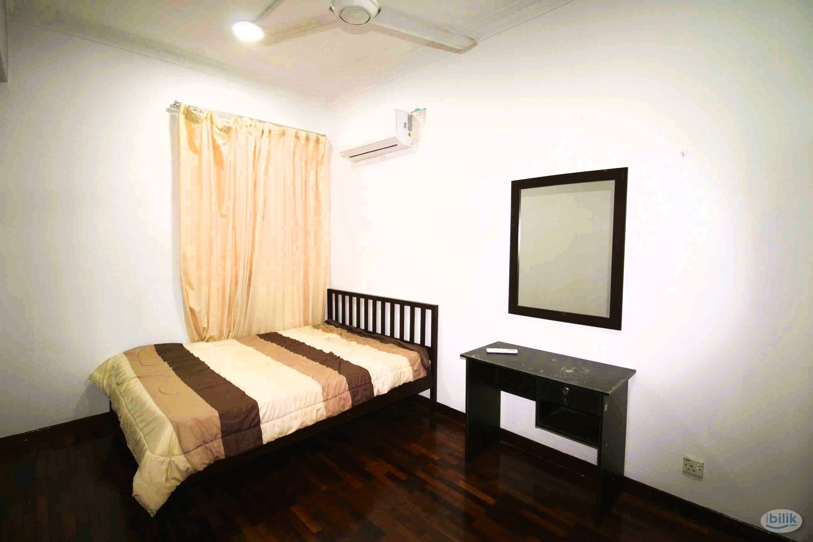 🚗AC Queen Size Bedroom, Male only, 8mins to Publika, Low Deposit🚗 Menara Duta 2 - Image 1