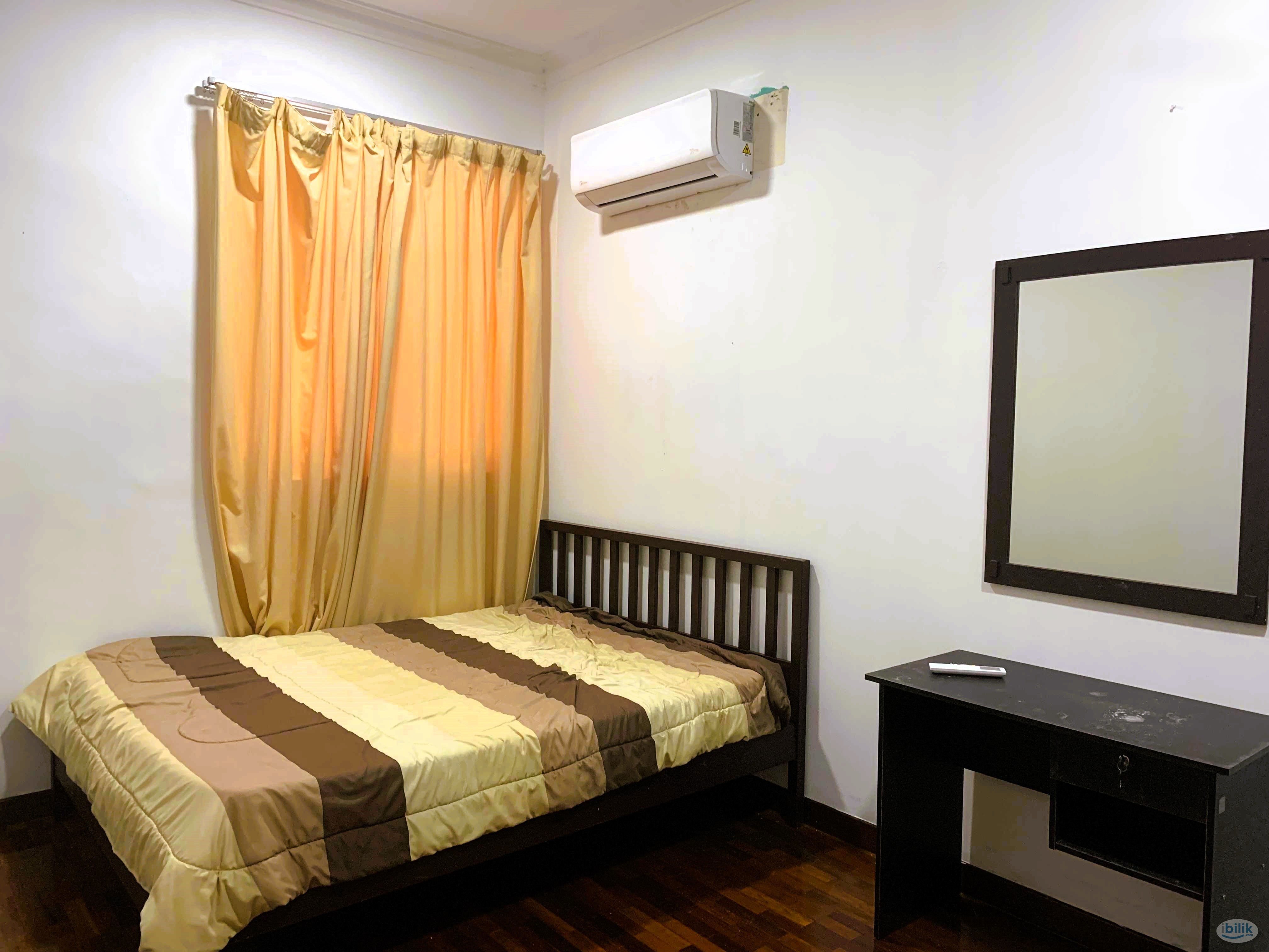 🚗AC Queen Size Bedroom, Male only, 8mins to Publika, Low Deposit🚗 Menara Duta 2 - Image 1