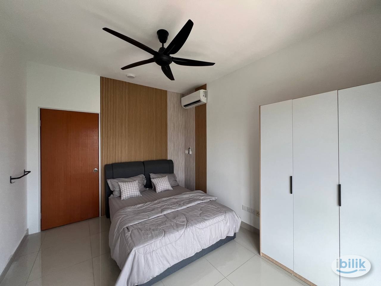 PREMIUM ROOM RENTAL @ Middle Room(PR) @ Acacia Residences, Sepang - Image 1