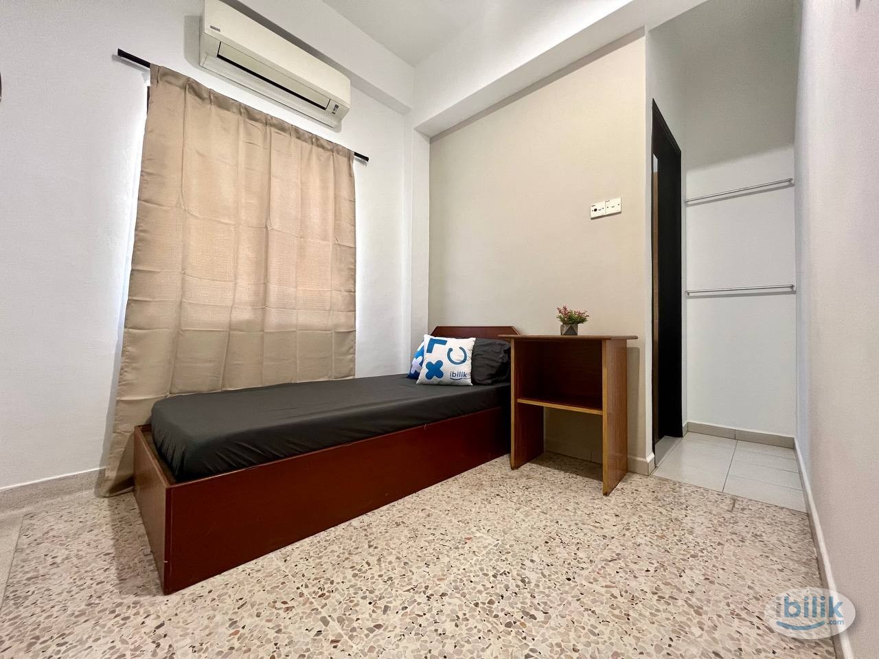 🔥5 Min to CIQ🔥 - Furnished, cozy & 0 deposit room available for rent😎🔥 - Image 2