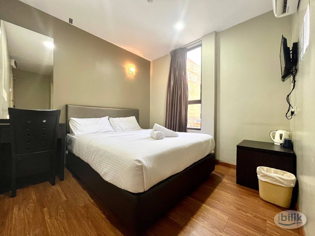 📍16 Min to CIQ | 🚗 7 Min to Sutera Mall |🚶Walk to KipMart🏡 Fully furnished, attached bathroom, zero deposit – limited sl - Image 1