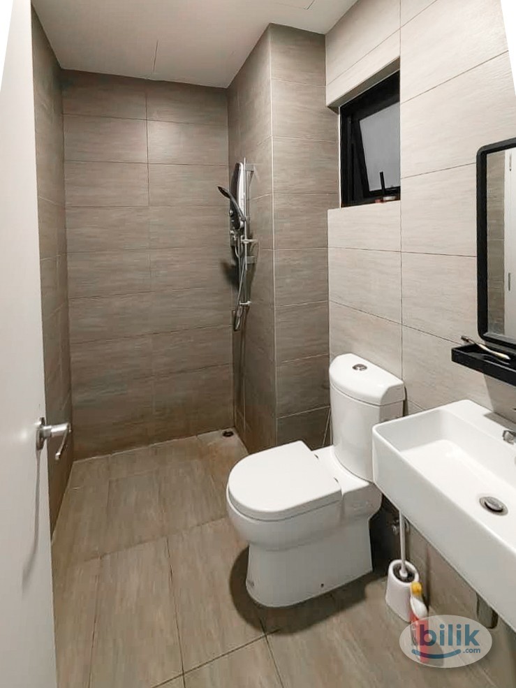 Single Budget Male Room at TwentyFive.7 Amber Residence, Teluk Panglima Garang - Image 5