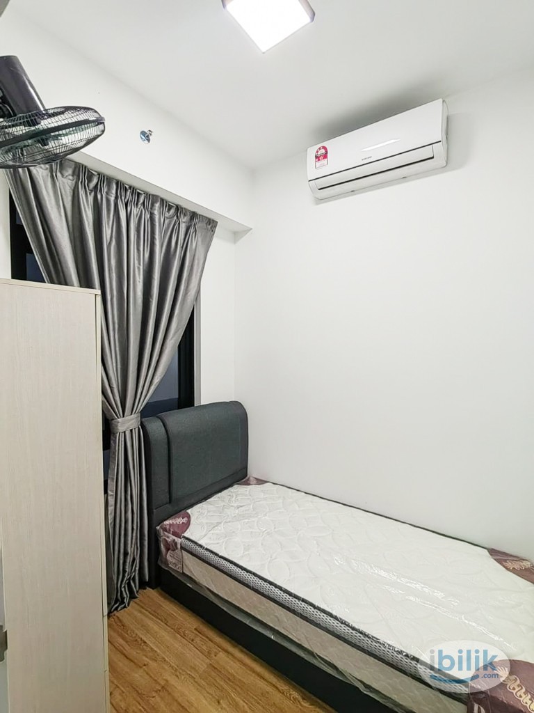 Single Budget Male Room at TwentyFive.7 Amber Residence, Teluk Panglima Garang - Image 1