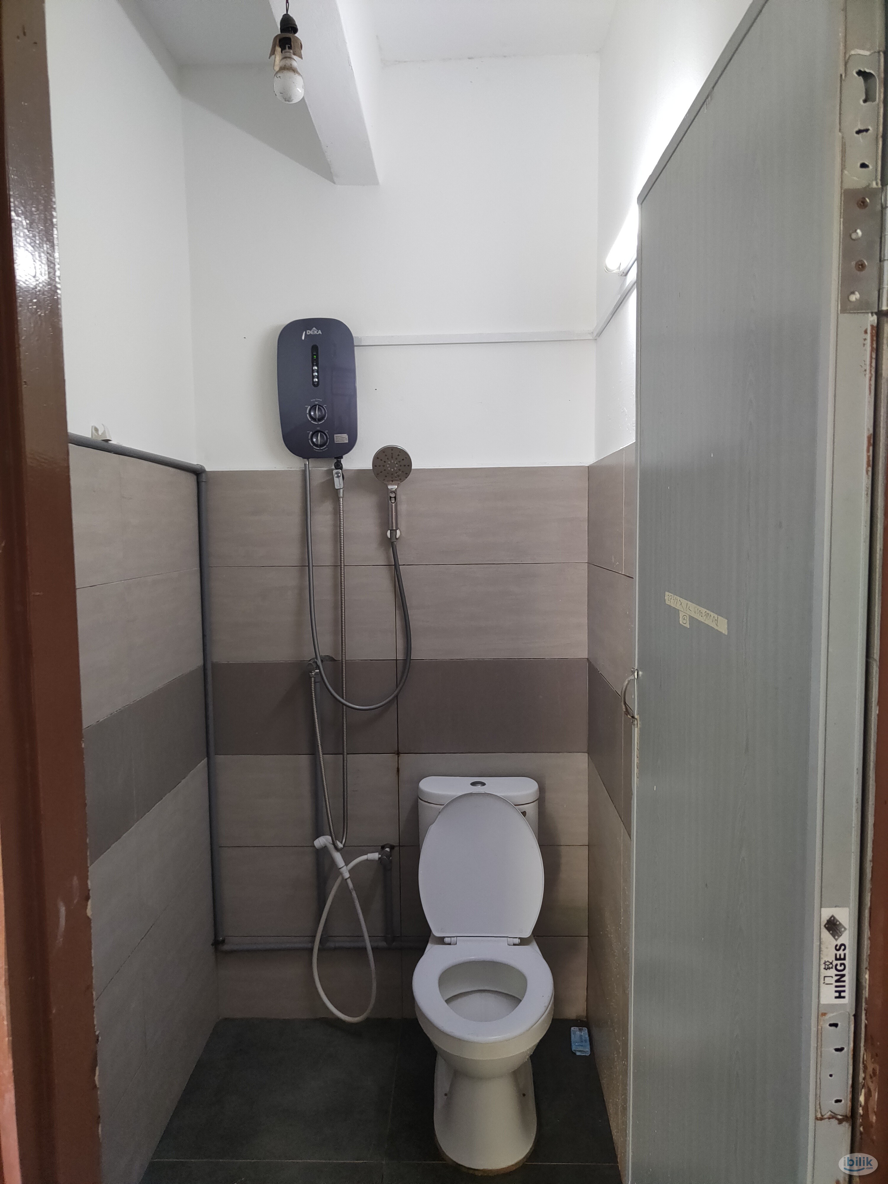 Taman Seputeh near Mid Valley Single Room with Air Conditioner - Image 4