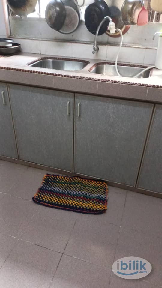 Room with Twin Sharing Attached Bathroom PJS 9, Bandar Sunway - Image 2