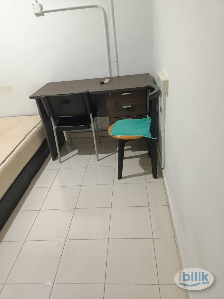 Room with Twin Sharing Attached Bathroom PJS 9, Bandar Sunway - Image 4