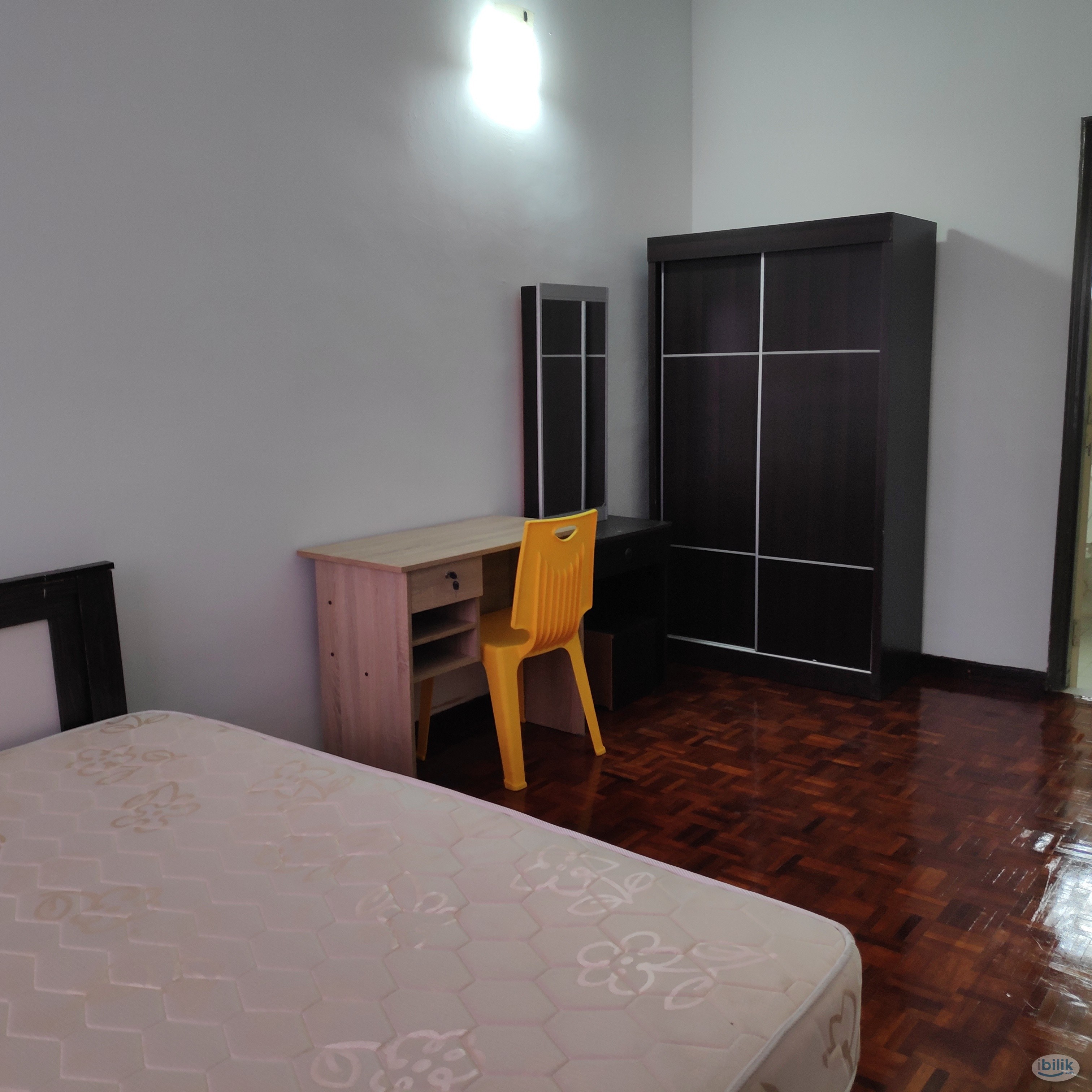 Room at USJ 6 ( LRT Station ) UEP Subang Jaya - Image 4