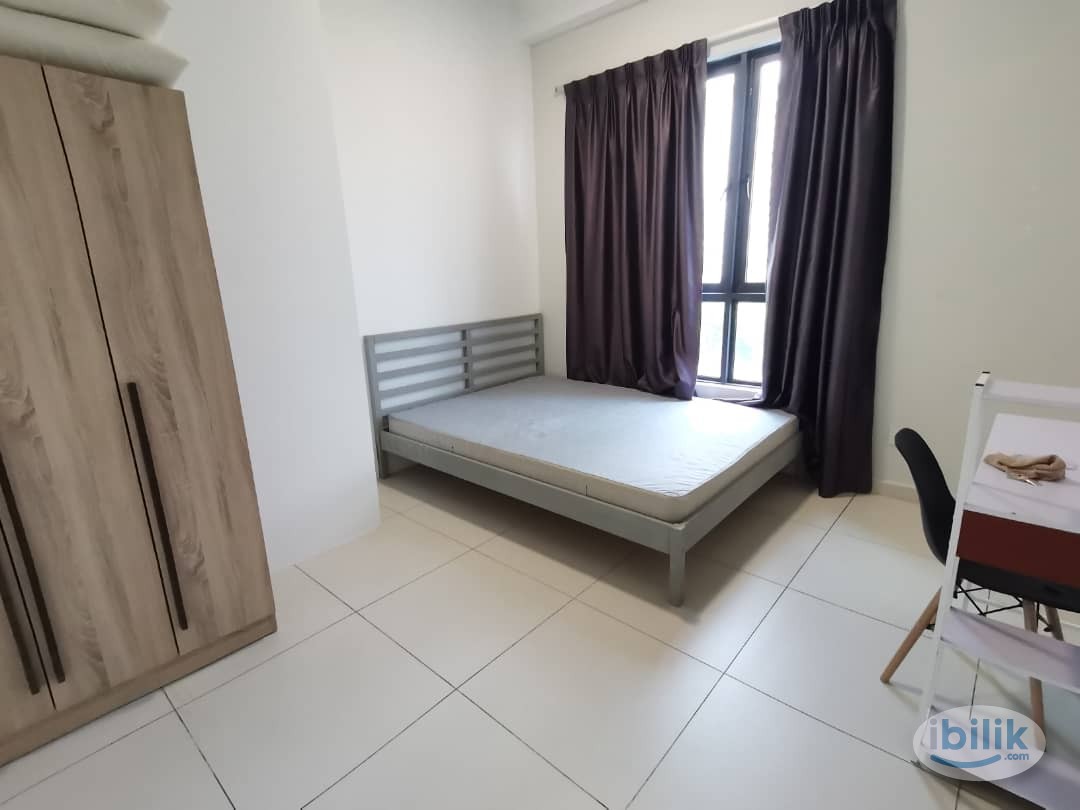 Middle Room at Zefer Hill Residence, Bandar Puchong Jaya - Image 1
