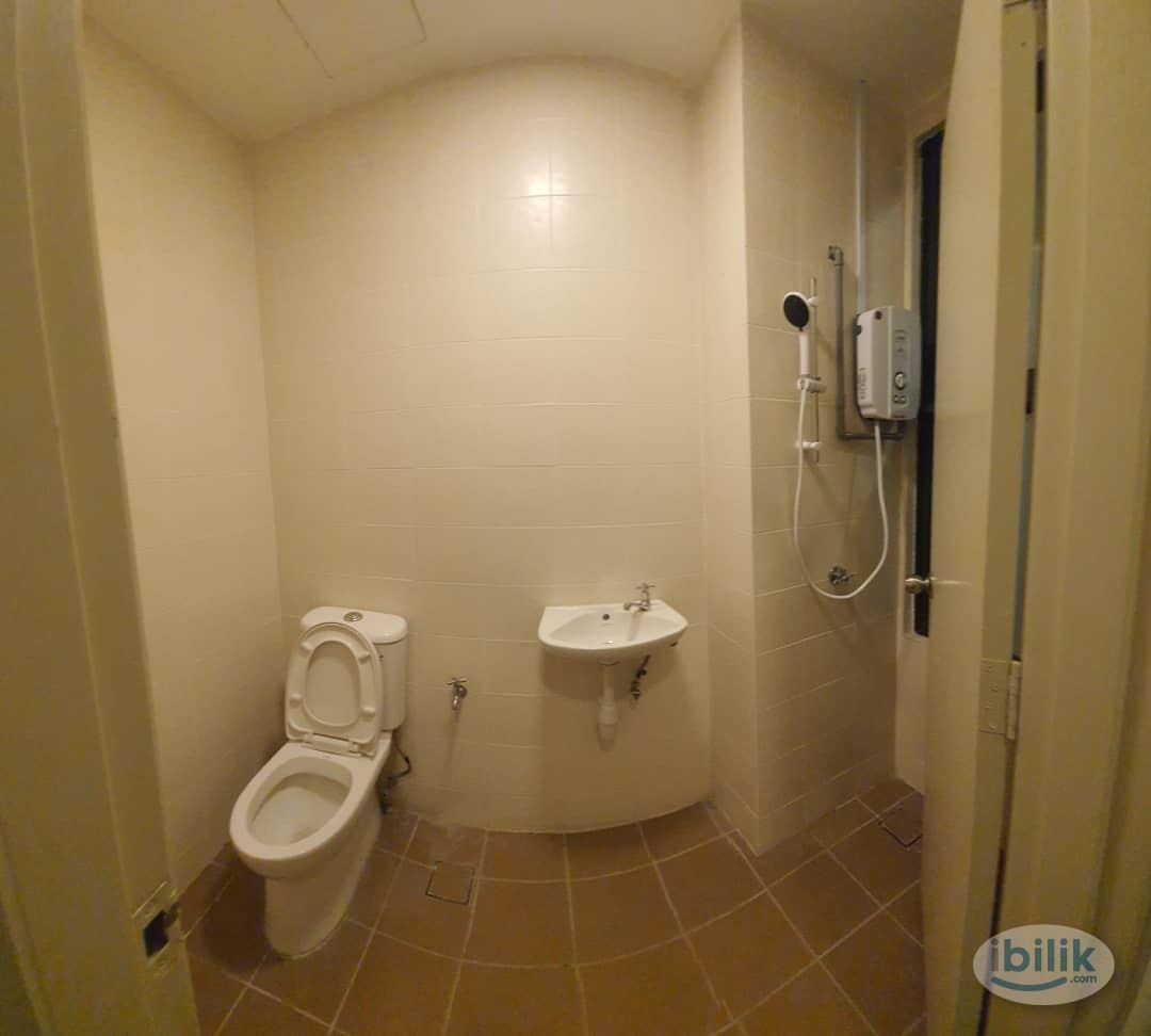 Middle Room at Zefer Hill Residence, Bandar Puchong Jaya - Image 3