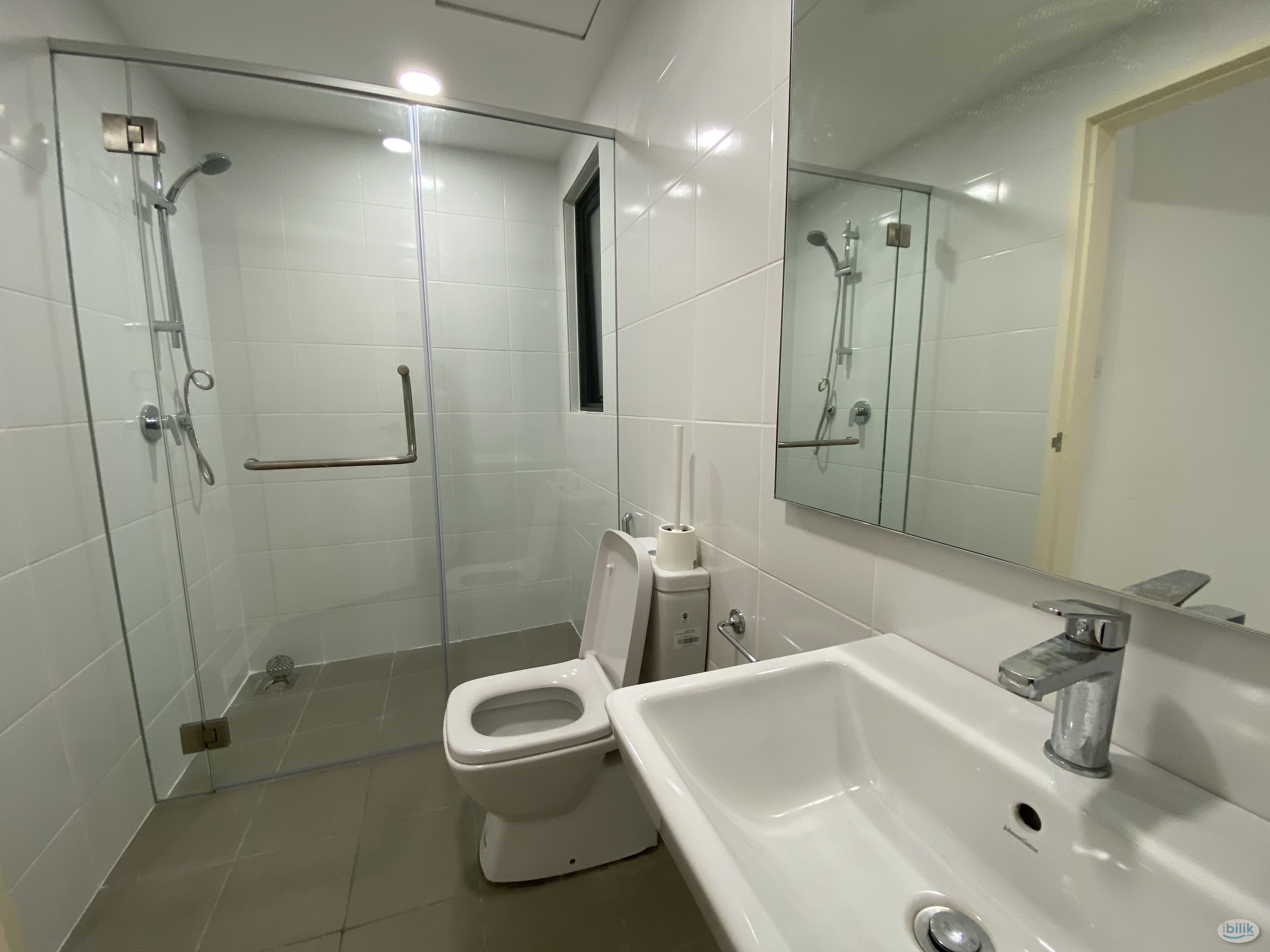 Balcony bedroom in Parc3 Residence walking distance to MRT Maluri - Image 5