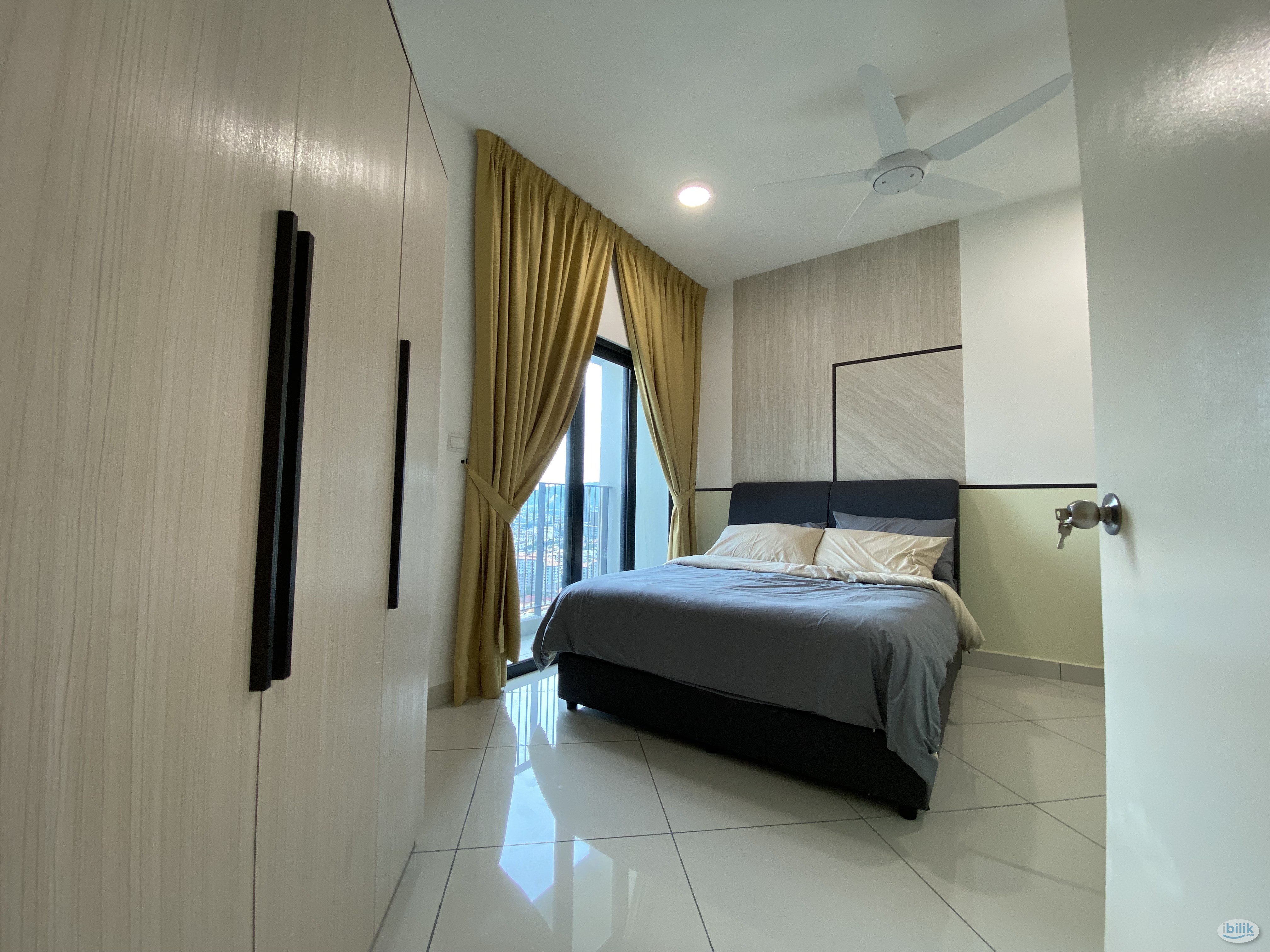 Balcony bedroom in Parc3 Residence walking distance to MRT Maluri - Image 1