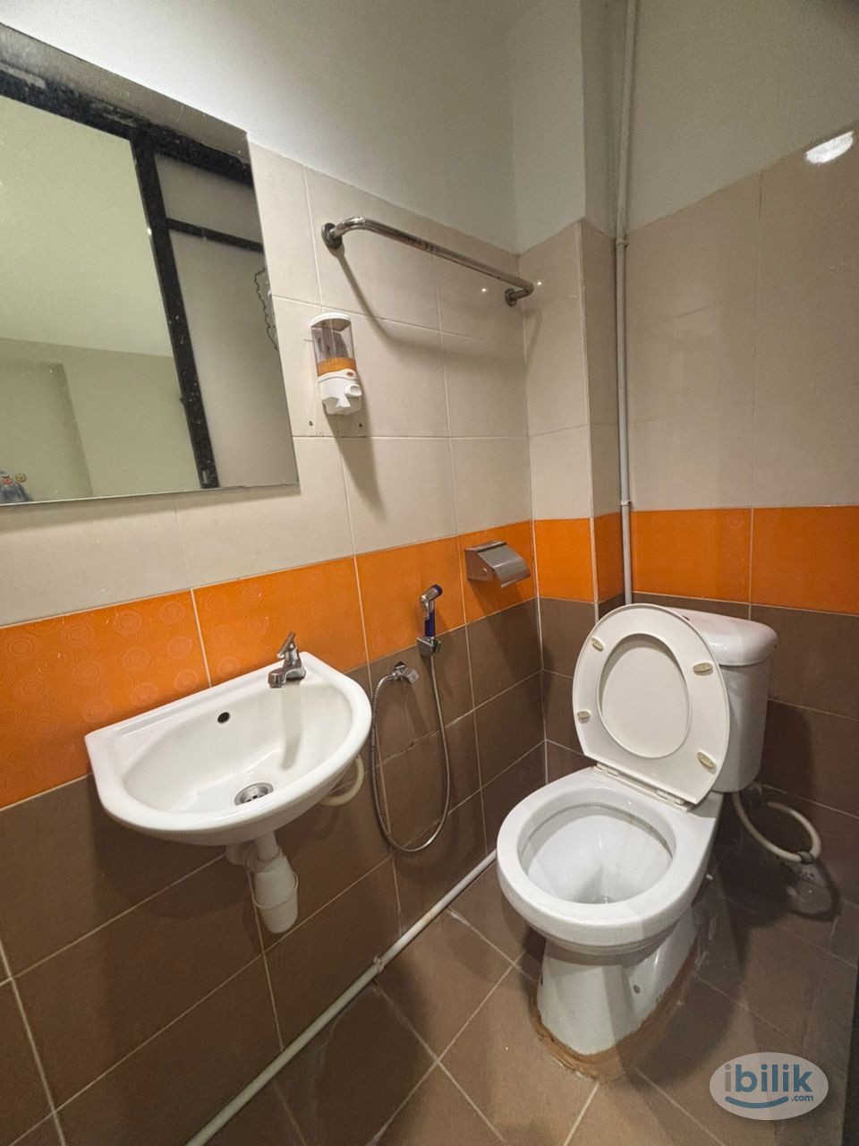 ROOM FOR RENT IN KAJANG❗. 5 MIN TO MRT KAJANG AND 15 MIN TO BANGI🚎✨👍 - Image 3