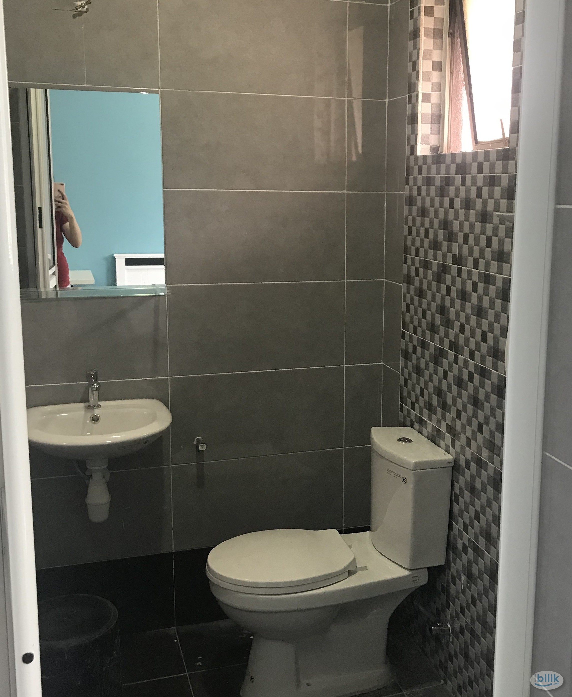 💥Affordable& NEW medium room💥5 mins walk to LRT, Gated Guarded💥FREE unifi & include utilities  - Image 2