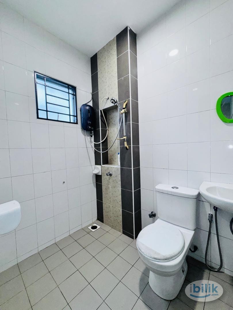 Middle Room at Setia Alam, Shah Alam - Image 3