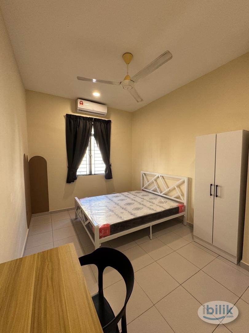 💃🏻Female Unit 💃🏻Middle Room at Setia Alam, Shah Alam - Image 1