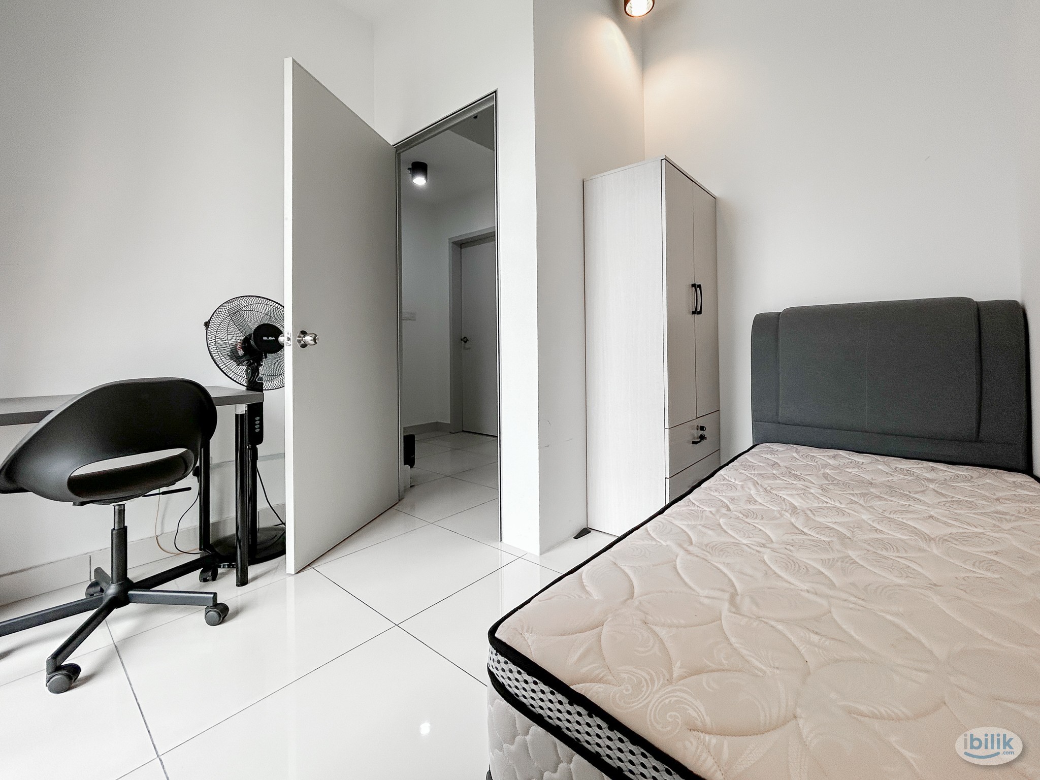 Middle Room For Male at TwentyFive.7 Amber Residence, Kota Kemuning ,Teluk Panglima Garang - Image 1