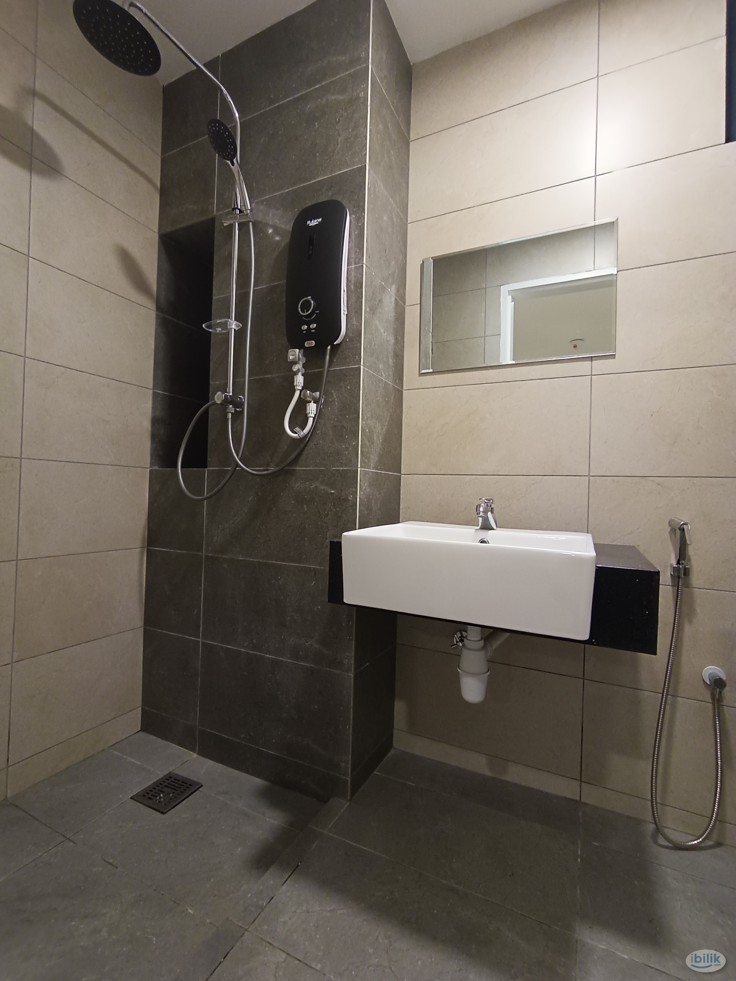 all female‼️ master room with Private Bathroom FREE WIFI AirCond Near MRT BUS at AraTre Residence, Ara Damansara Petalin - Image 4