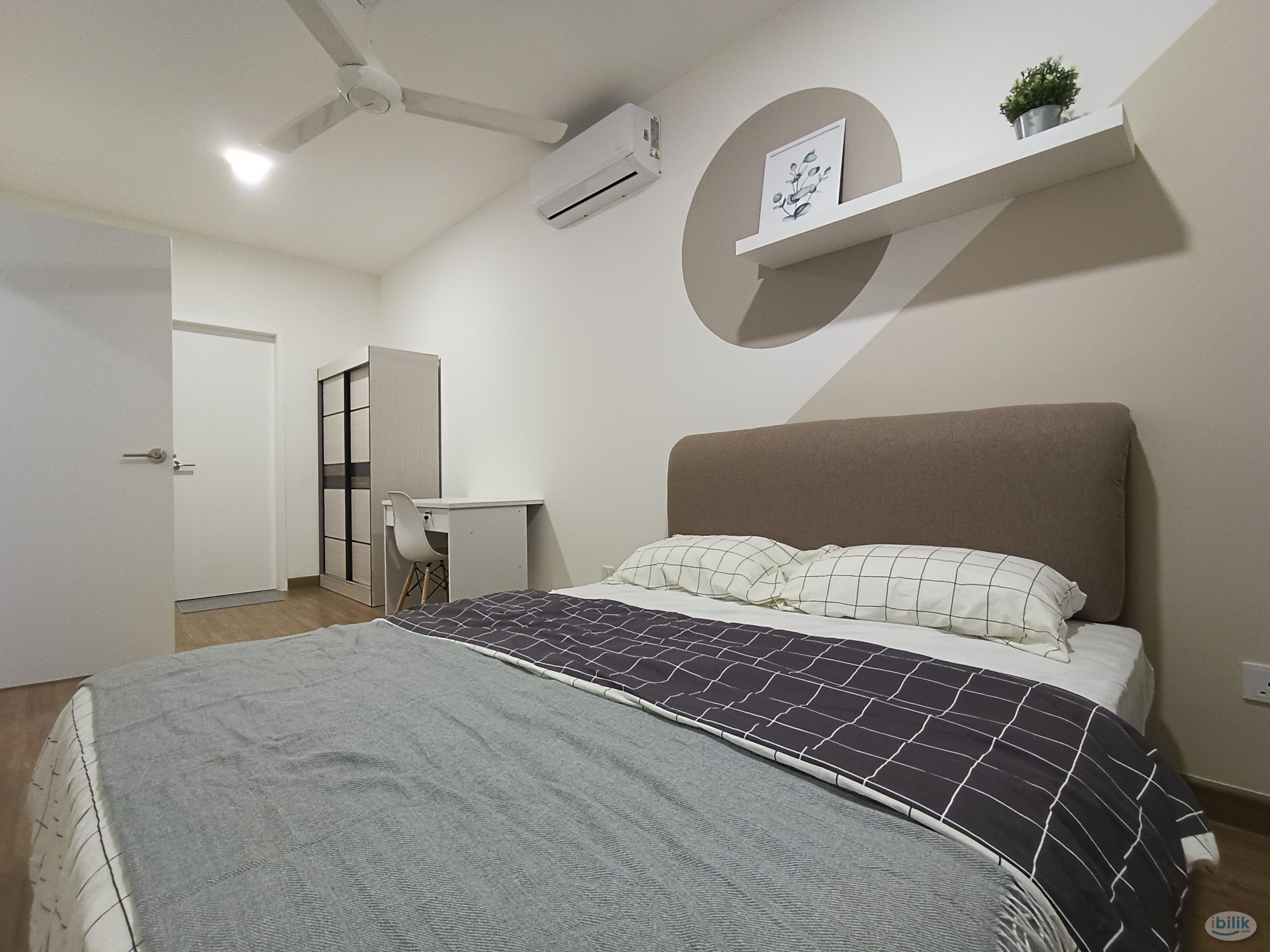 all female‼️ master room with Private Bathroom FREE WIFI AirCond Near MRT BUS at AraTre Residence, Ara Damansara Petalin - Image 3