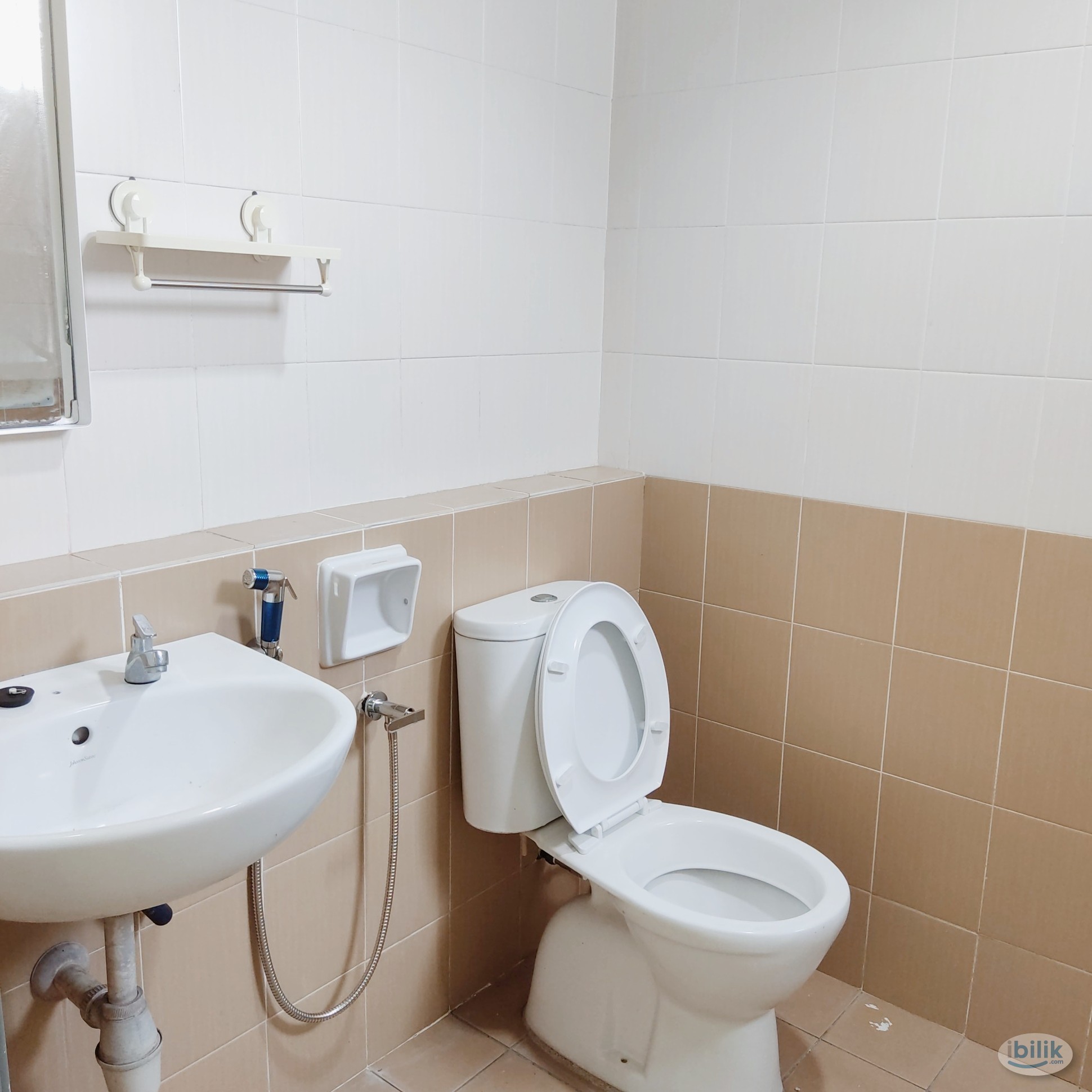 Master Room, Private Bathroom Near Olive Hill, Equine, Bukit Jalil, UPM, Hosp Serdang, Cyberjaya, Putrajaya, IOI City Ma - Image 5