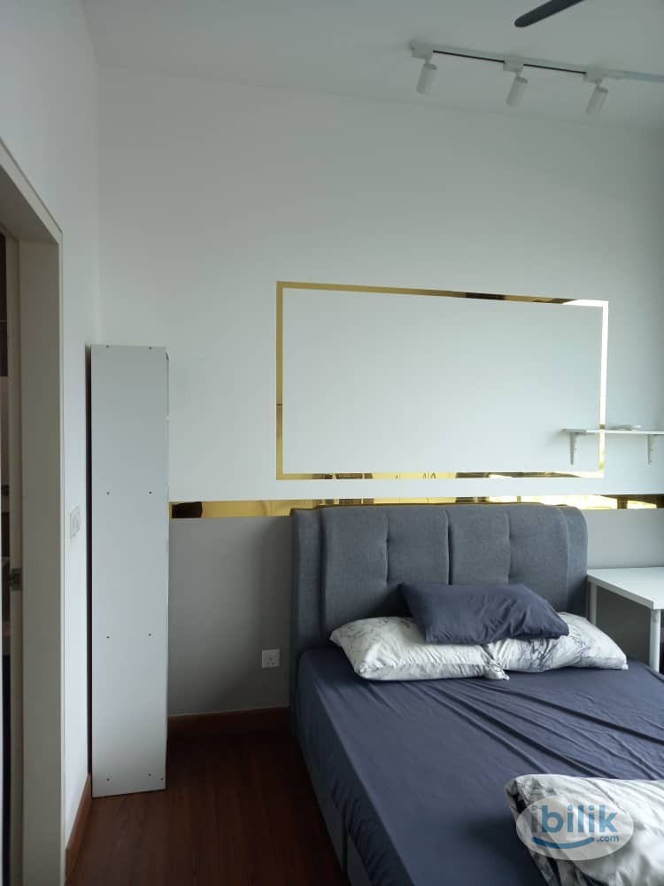 Master Room at Greenfield Residence, Bandar Sunway - Image 3