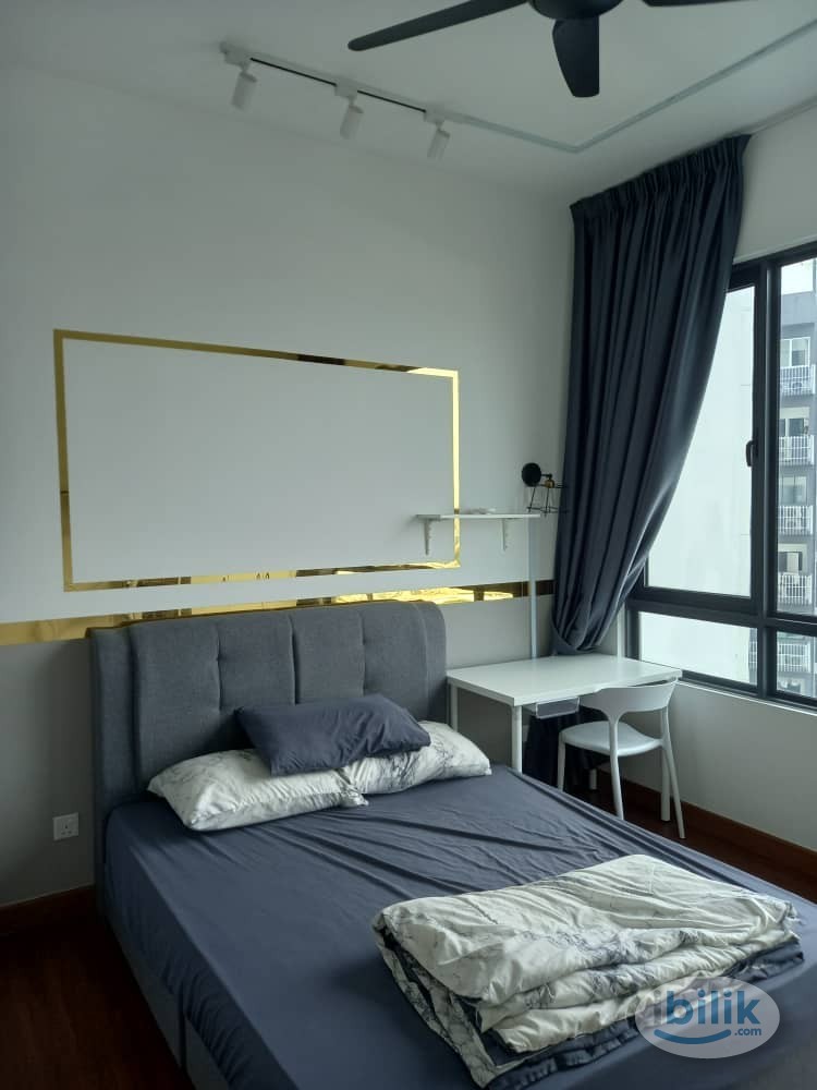 Master Room at Greenfield Residence, Bandar Sunway - Image 4